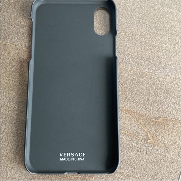 100% Authentic VERSACE Phone Case iPhone X/XS - Picture 3 of 5